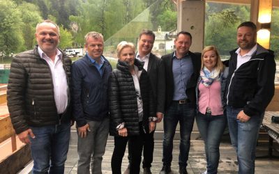 Firstfeier Terrasse mit Gemeindevertretern